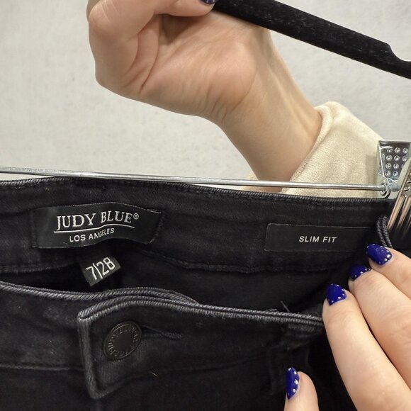 Judy Blue Jeans Womens 7/28 Black Slim Fit Distressed Cuffed Ankle Denim Stretch - Picture 3 of 12